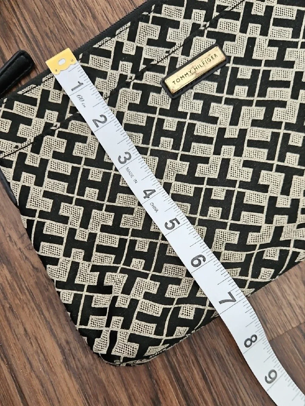 Tommy Hilfiger Monogram Crossbody Purse Black Cream Zip Top Bag